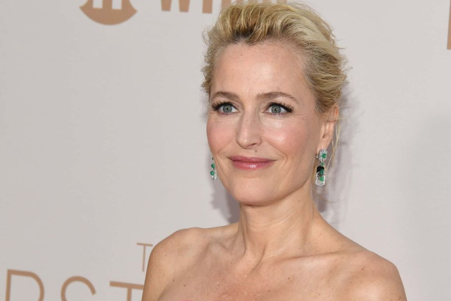 gillian anderson net worth